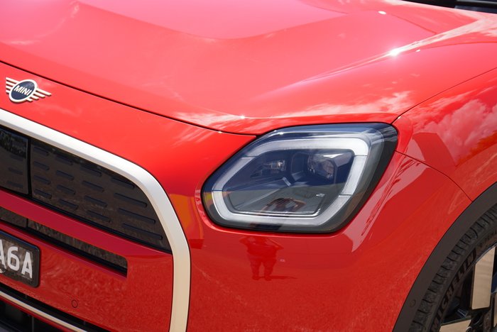 2024 MINI Countryman E Favoured