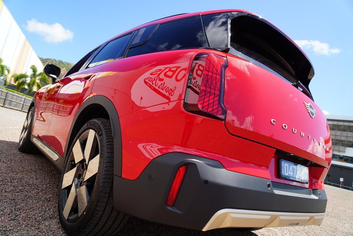 2024 MINI Countryman E Favoured