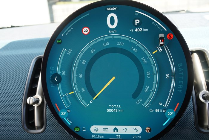 2024 MINI Countryman E Favoured