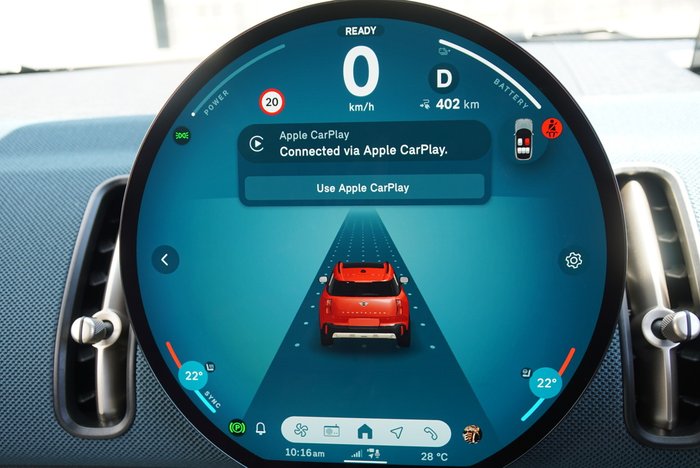 2024 MINI Countryman E Favoured