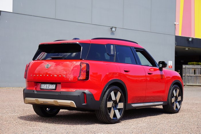 2024 MINI Countryman E Favoured