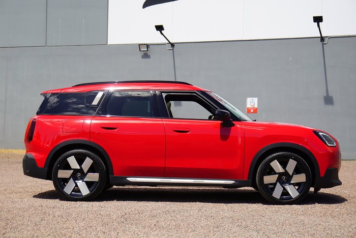 2024 MINI Countryman E Favoured