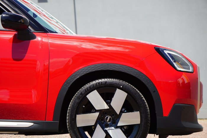 2024 MINI Countryman E Favoured