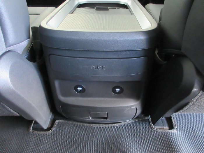 2024 Hyundai STARIA Highlander