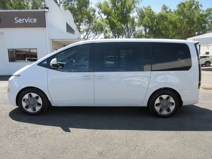 2024 Hyundai STARIA Highlander