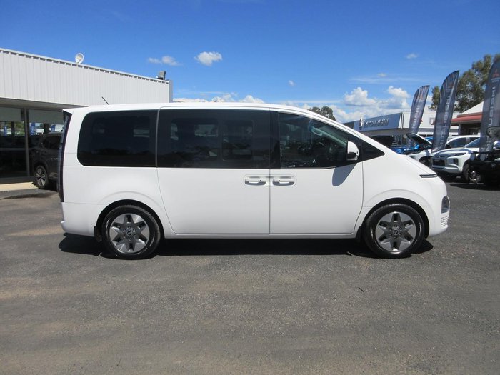 2024 Hyundai STARIA Highlander