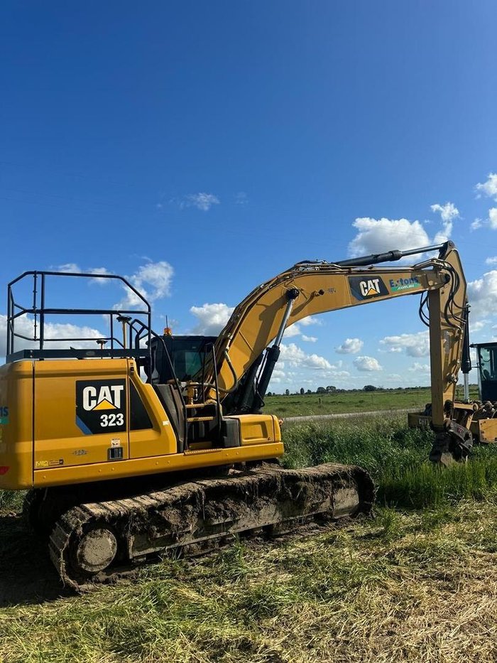 2018 Caterpillar 323