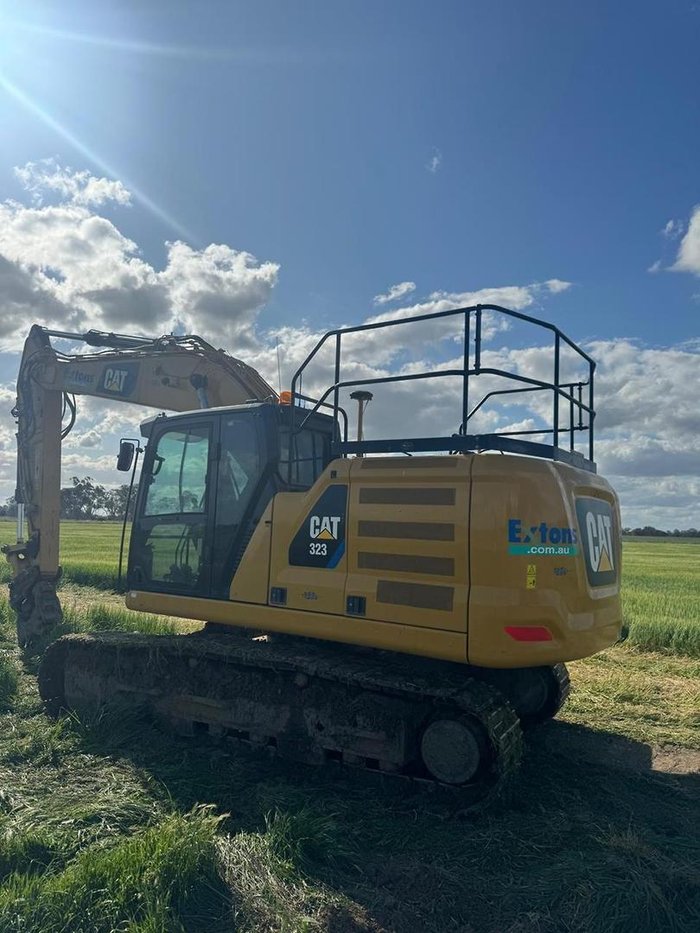 2018 Caterpillar 323