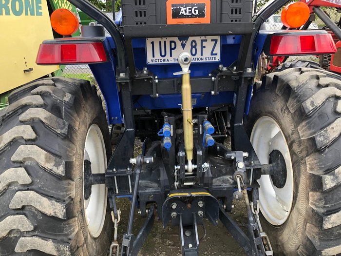 0 Iseki Tg5570 Rops 60Hp Ind Wheels Fel & 4In1 Bkt 389 Hours Blue