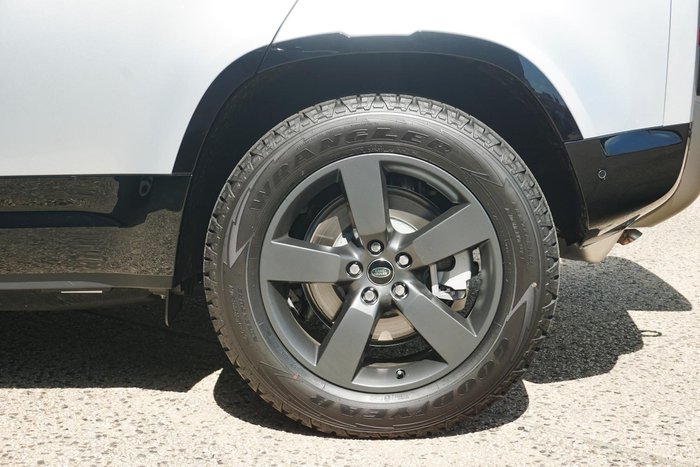 2024 Land Rover Defender 110 P400e X-Dynamic SE