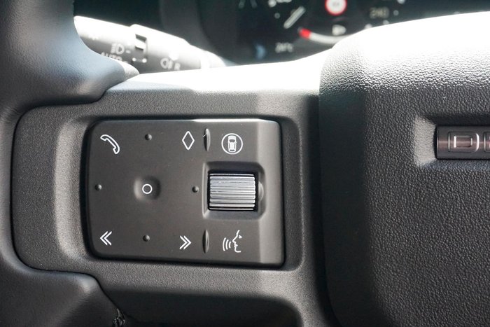 2024 Land Rover Defender 110 P400e X-Dynamic SE