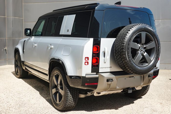 2024 Land Rover Defender 110 P400e X-Dynamic SE