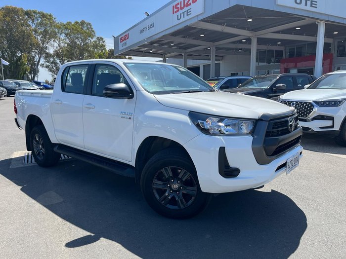 2023 Toyota Hilux SR
