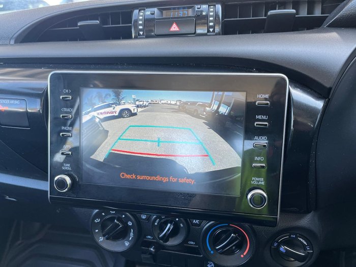 2023 Toyota Hilux SR