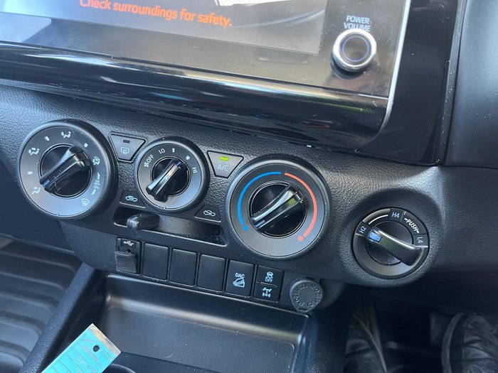 2023 Toyota Hilux SR