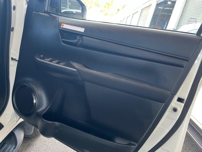 2023 Toyota Hilux SR