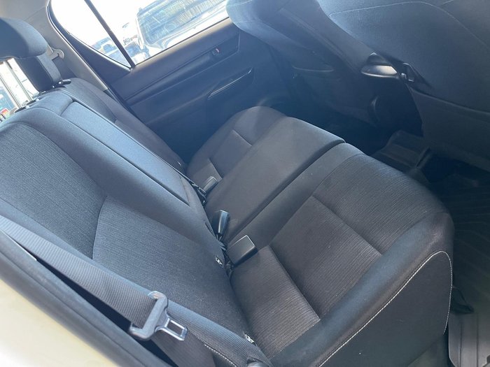 2023 Toyota Hilux SR