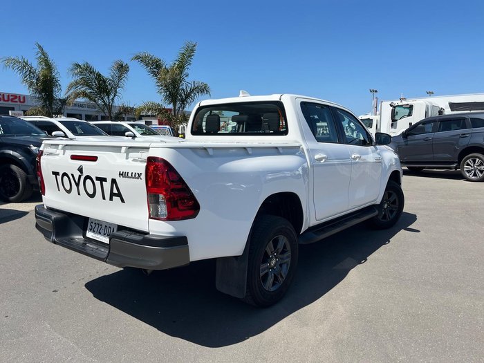 2023 Toyota Hilux SR
