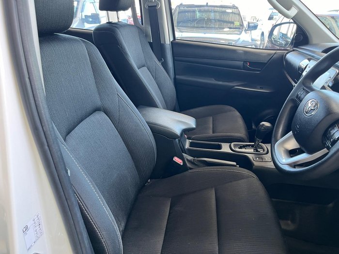 2023 Toyota Hilux SR