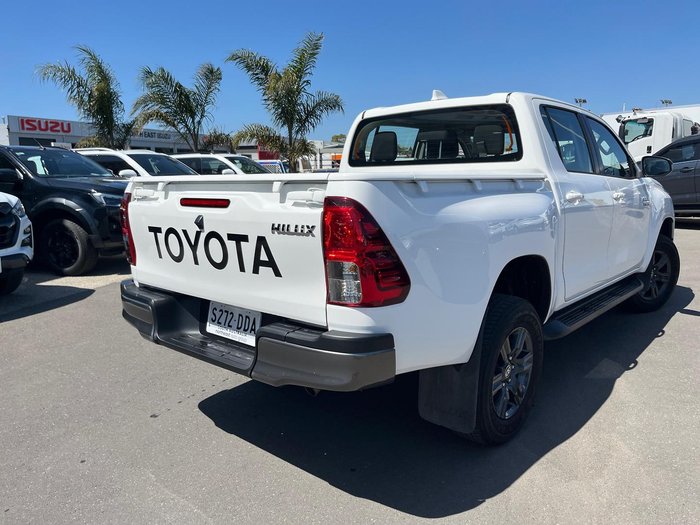 2023 Toyota Hilux SR