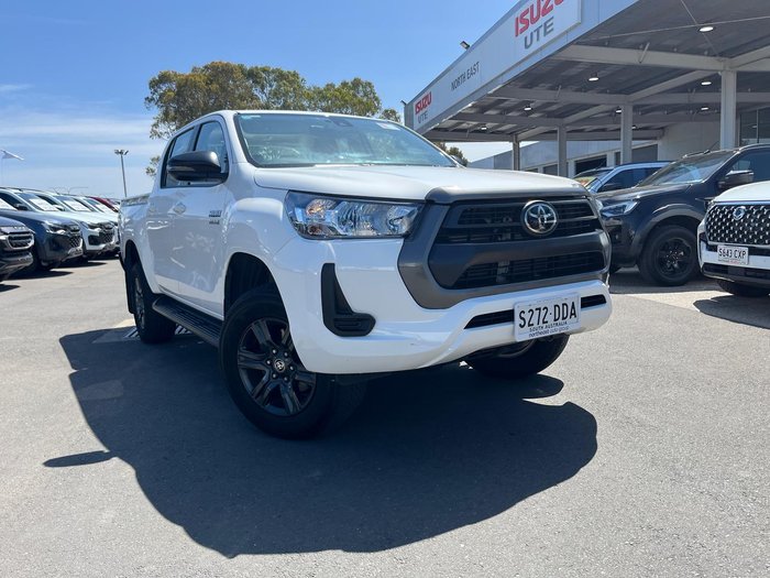 2023 Toyota Hilux SR