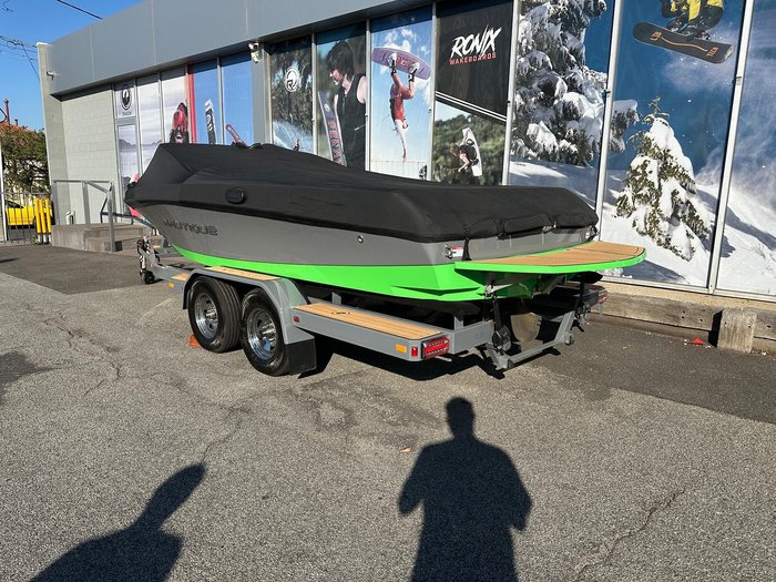 2020 Nautique 200