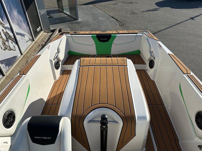 2020 Nautique 200