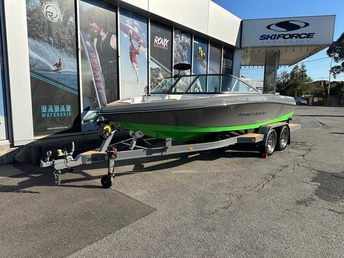 2020 Nautique 200