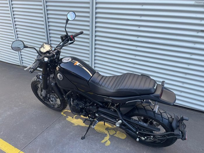 2024 Benelli Leoncino Trail Leoncino Black