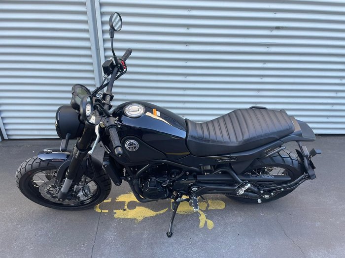 2024 Benelli Leoncino Trail Leoncino Black