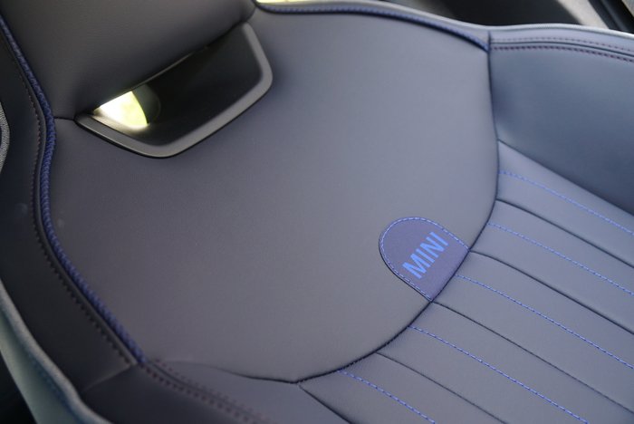 2024 MINI Cooper SE Favoured