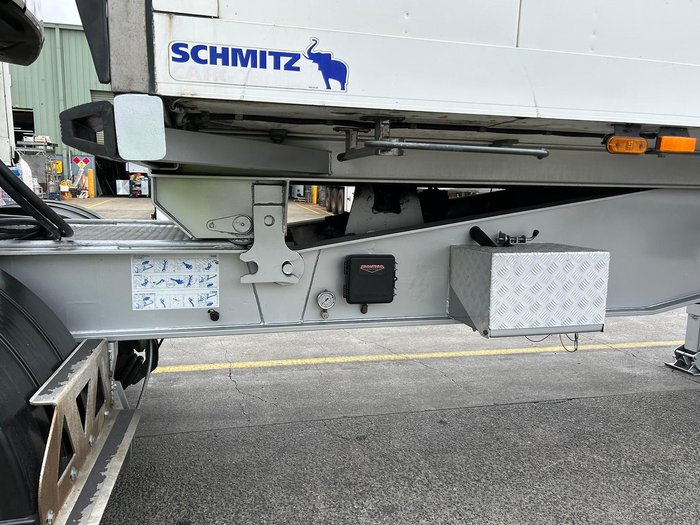 2015 Krueger/Schmitz St3 34 Pallet -30 Freezer B Double Silver