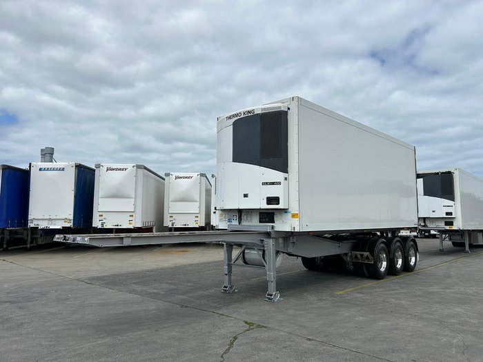 2015 Krueger/Schmitz St3 34 Pallet -30 Freezer B Double Silver