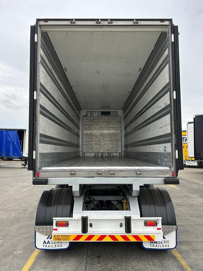 2015 Krueger/Schmitz St3 34 Pallet -30 Freezer B Double Silver