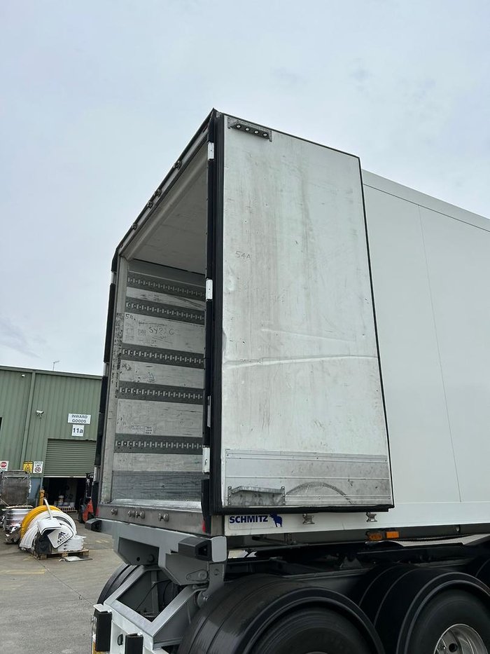 2015 Krueger/Schmitz St3 34 Pallet -30 Freezer B Double Silver