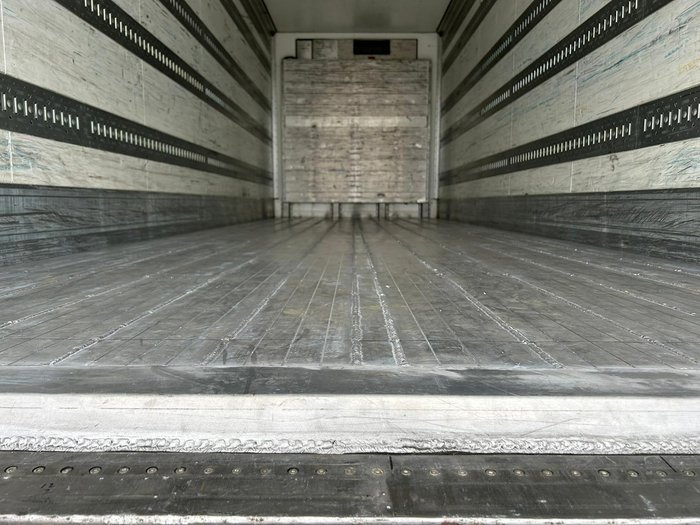 2015 Krueger/Schmitz St3 34 Pallet -30 Freezer B Double Silver