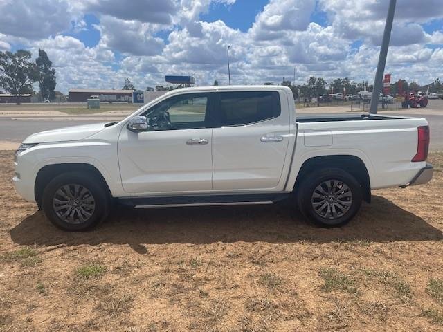 2024 Mitsubishi Triton GLS