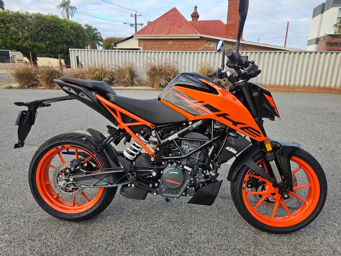 2024 KTM DUKE 200