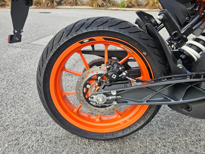 2024 KTM DUKE 200
