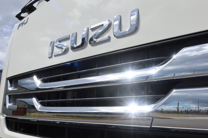 2025 Isuzu F Series FYJ300-350
