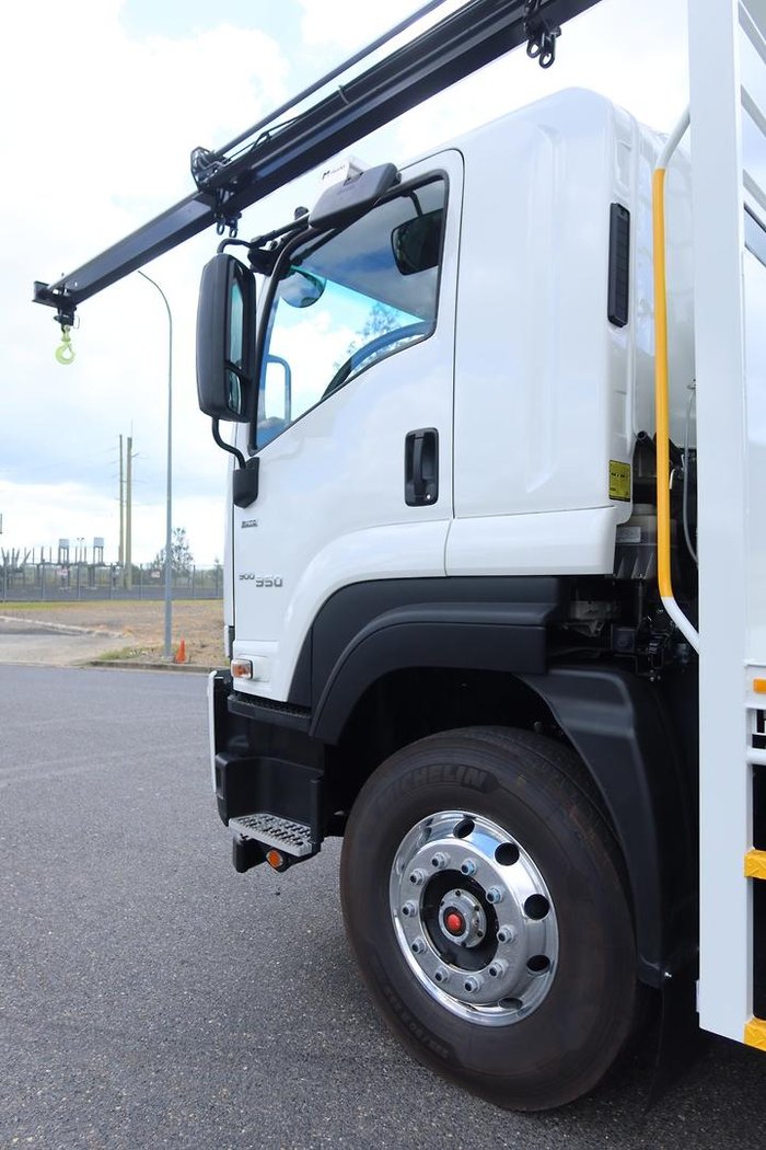 2025 Isuzu F Series FYJ300-350