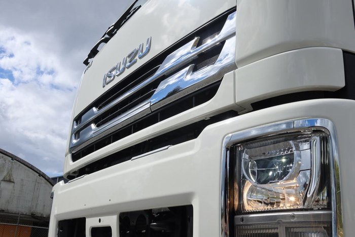2025 Isuzu F Series FYJ300-350