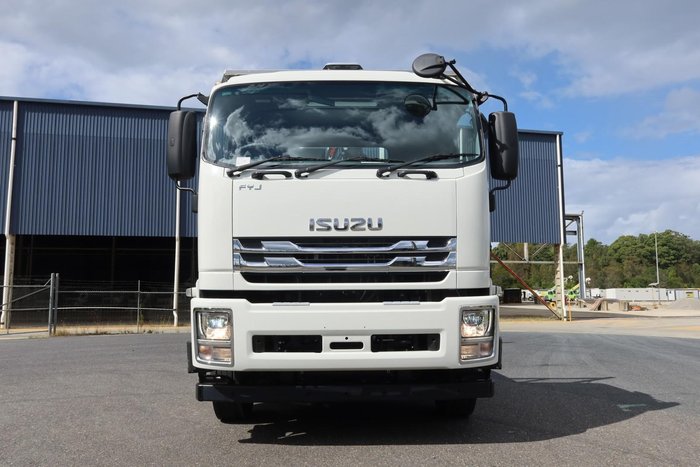 2025 Isuzu F Series FYJ300-350