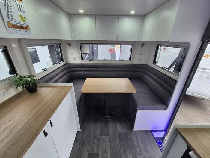 2024 Urban Caravans 22'6