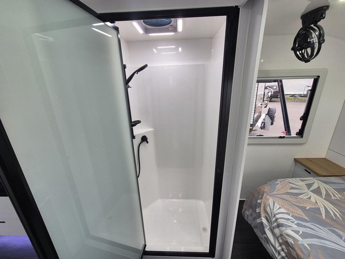 2024 Urban Caravans 22'6