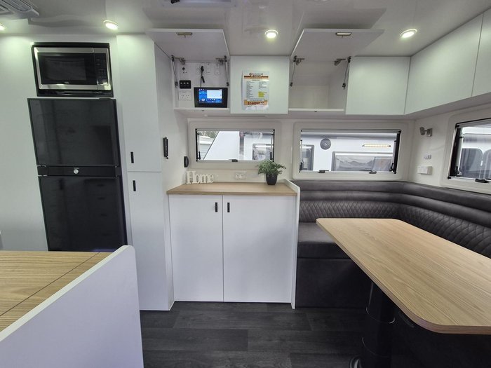 2024 Urban Caravans 22'6