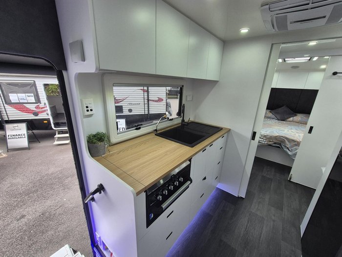 2024 Urban Caravans 22'6