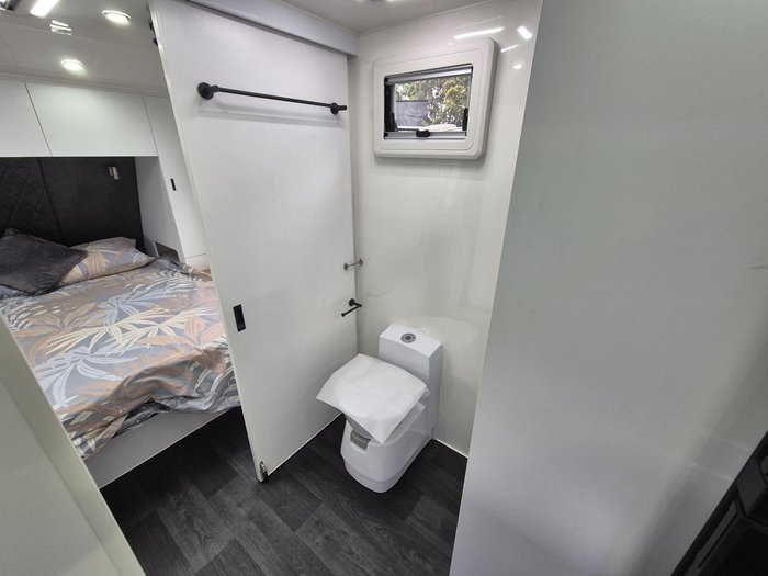 2024 Urban Caravans 22'6