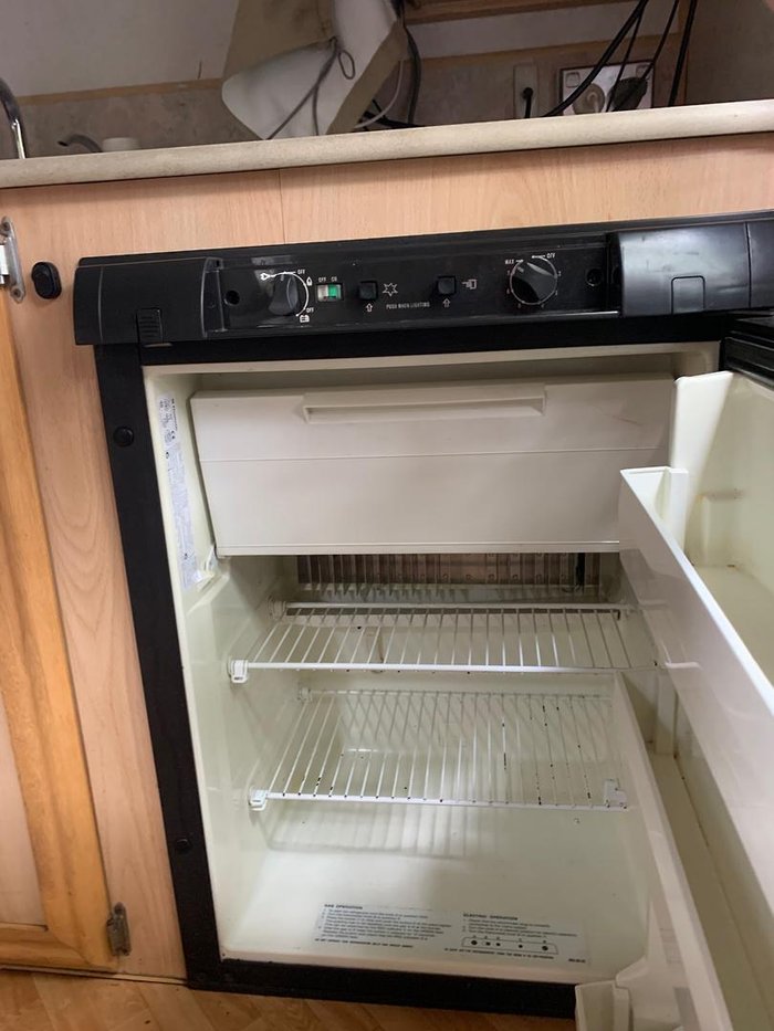 2009 Coromal Compac Single Bed Poptop Caravan