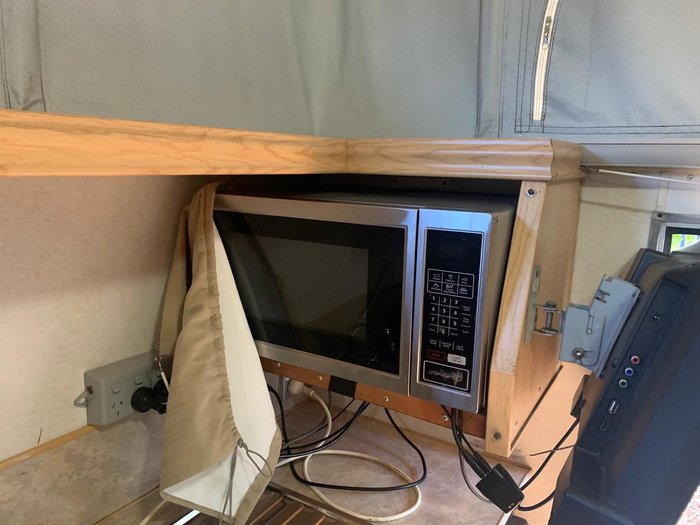 2009 Coromal Compac Single Bed Poptop Caravan